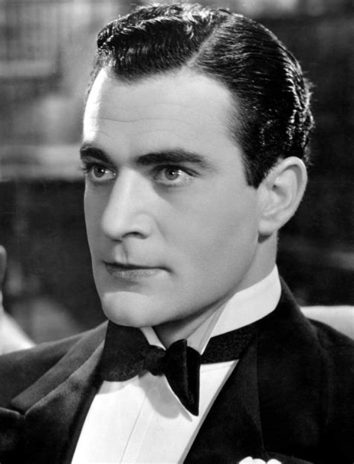 Gilbert Roland Biography, Age, Height, Wife, Net Worth, Family