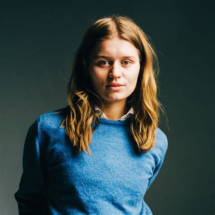 Girl in Red Biography, Age, Height, Husband, Net Worth, Family