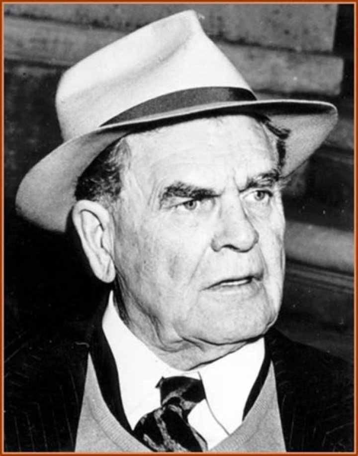 Glenn 'Pop' Warner Biography, Age, Height, Wife, Net Worth, Family