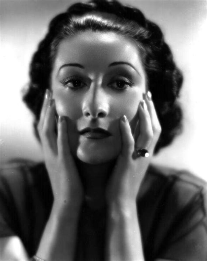 Gloria Holden Biography, Age, Height, Husband, Net Worth, Family