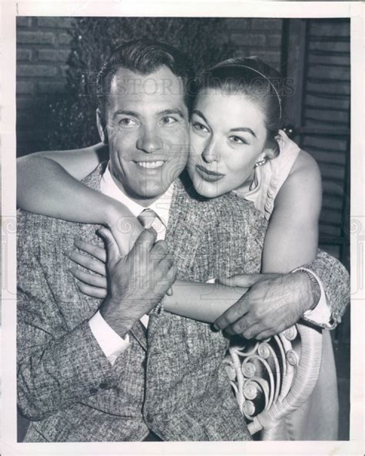 Gloria Stone Biography, Age, Height, Husband, Net Worth, Family