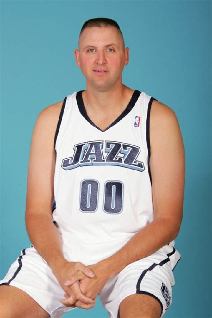 Greg Ostertag biografía, edad, altura, esposo, net worth, familia