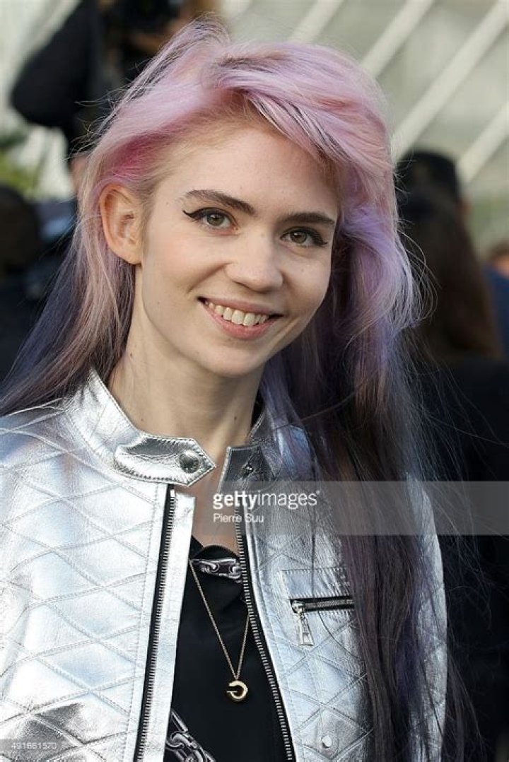Grimes Biography, Age, Height, Husband, Net Worth, Family
