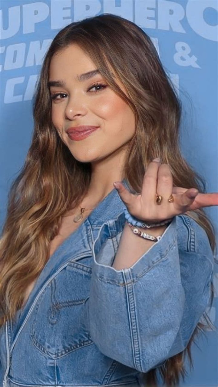 Hailee Steinfeld Biography, Age, Height, Husband, Net Worth, Family