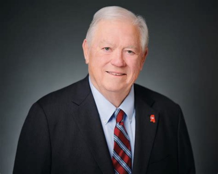 Haley Barbour Biography, Age, Height, Wife, Net Worth, Family