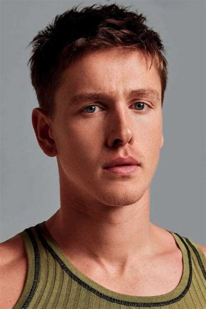 Harris Dickinson Biography, Age, Height, Wife, Net Worth, Family