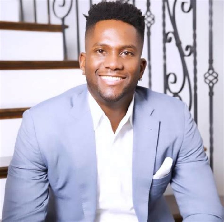 Harry Douglas Biography, Age, Height, Wife, Net Worth, Family