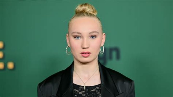 Helena Zengel biografía, edad, altura, esposa, net worth, familia