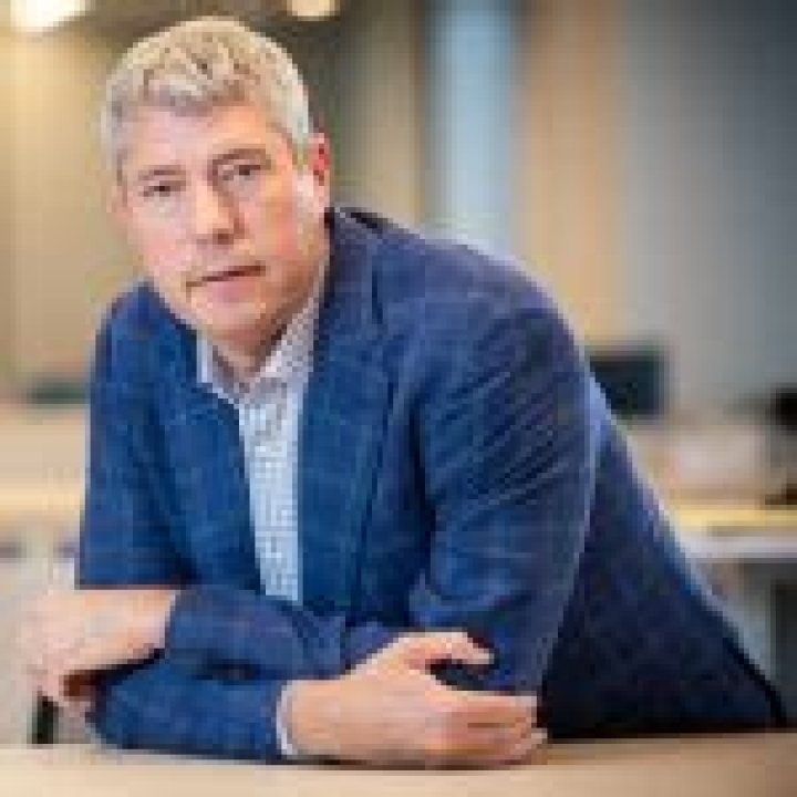 Henry Ellenbogen Biography, Age, Height, Wife, Net Worth and Family