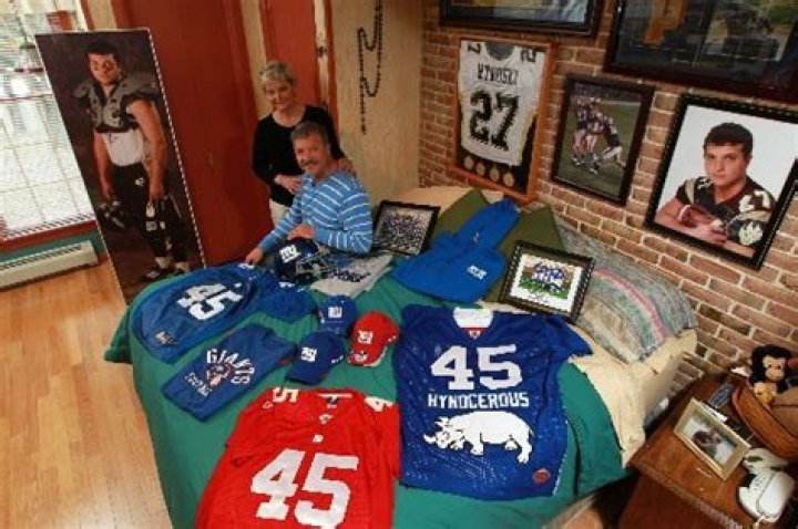 Henry Hynoski Sr. Biography, Age, Height, Wife, Net Worth, Family