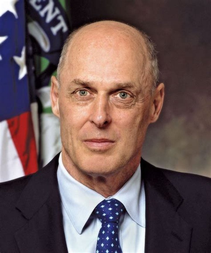 Henry Paulson Biography, Age, Height, Husband, Net Worth, Family