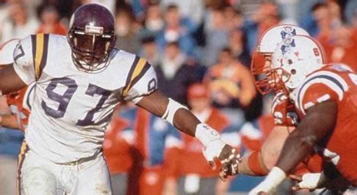 Henry Thomas Biography, Age, Height, Wife, Net Worth, Family