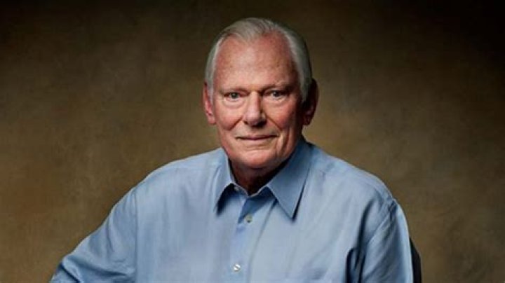 Herb Kelleher Biography, Age, Height, Wife, Net Worth and Family