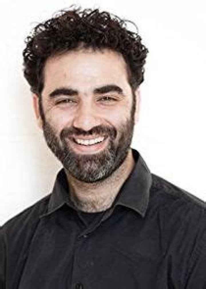 Hisham Sulliman Biography, Age, Height, Wife, Net Worth, Family