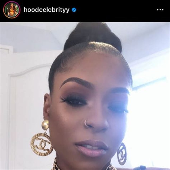 HoodCelebrityy Biography, Age, Height, Husband, Net Worth, Family