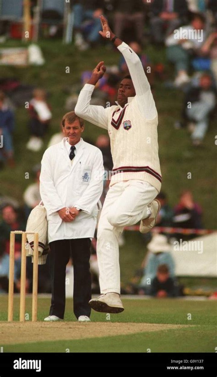 Ian Bishop Biography, Age, Height, Wife, Net Worth, Family