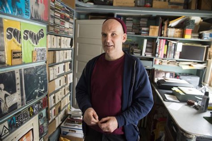 Ian MacKaye biografía, edad, altura, esposo, net worth, familia