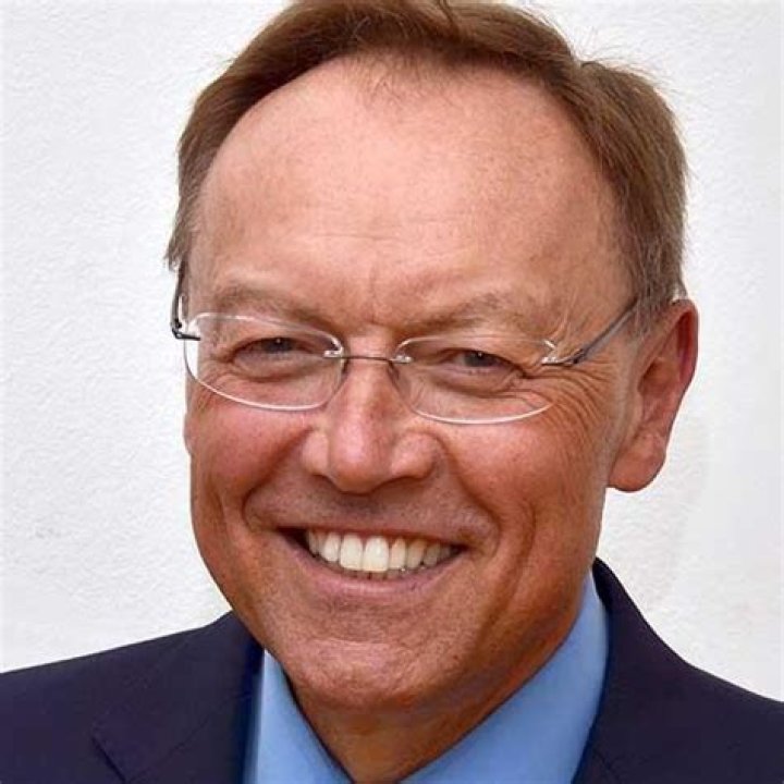 Igor Lukes Biography, Age, Height, Wife, Net Worth, Family