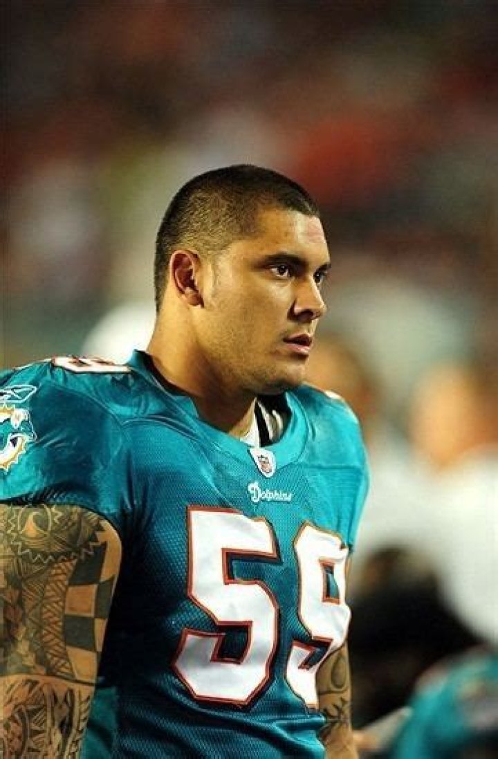 Ikaika Alama-Francis Biography, Age, Height, Wife, Net Worth, Family