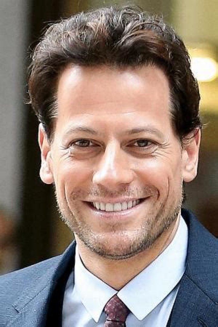 Ioan Gruffudd Biography, Age, Height, Wife, Net Worth, Family
