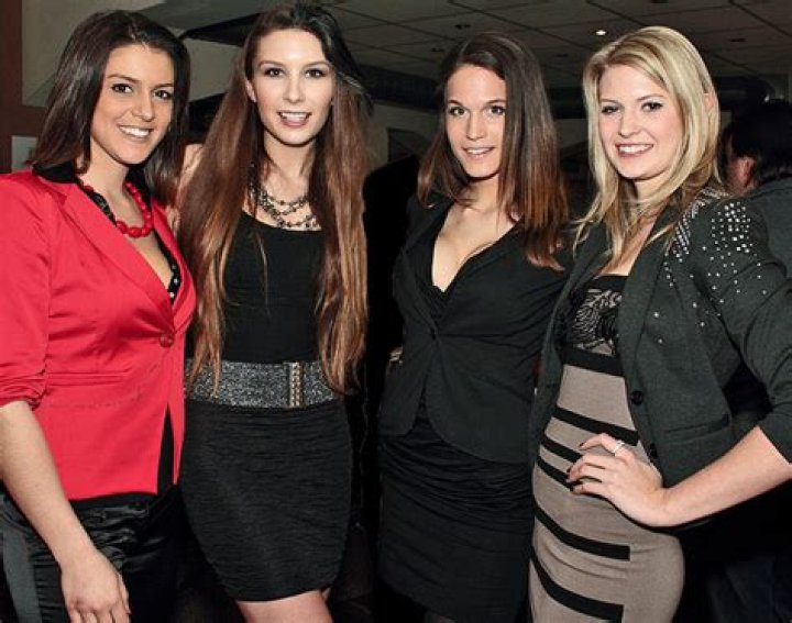 Iris Mann Biography, Age, Height, Husband, Net Worth, Family