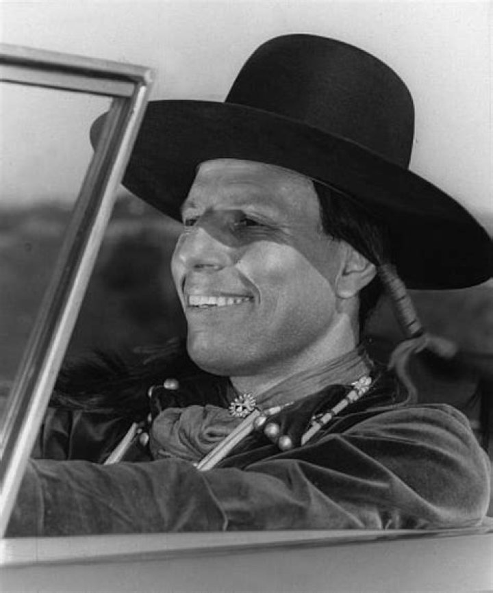 Iron Eyes Cody Biography, Age, Height, Wife, Net Worth, Family