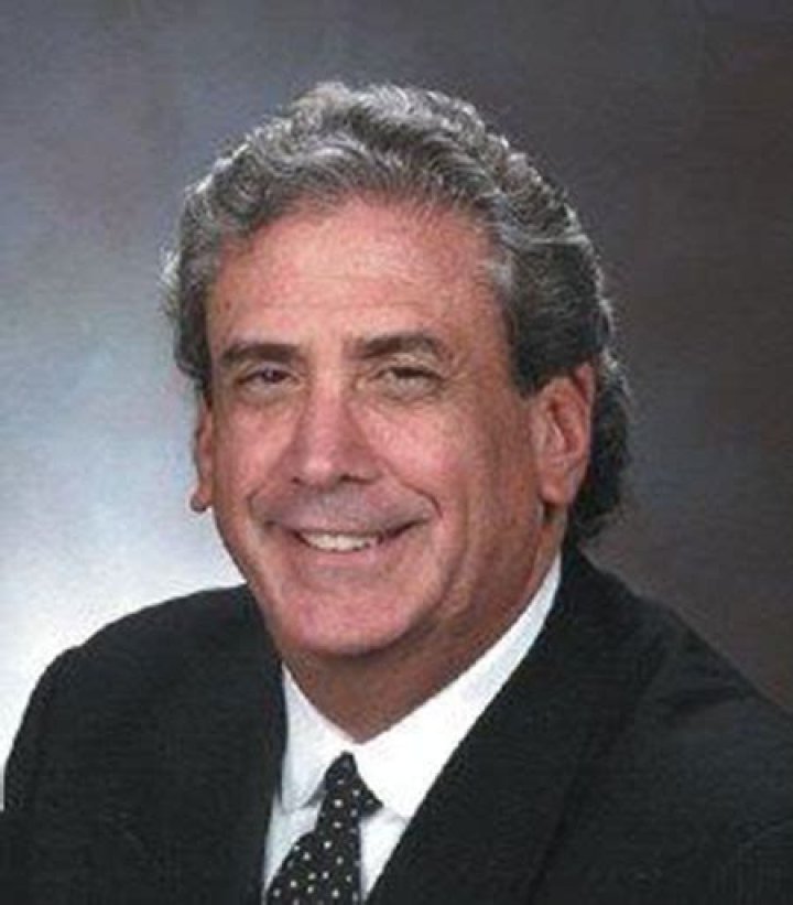 Irwin L. Jacobs Biography, Age, Height, Wife, Net Worth and Family