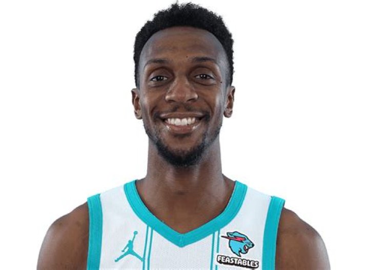 Ish Smith Biography, Age, Height, Wife, Net Worth, Family