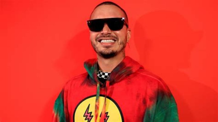 J Balvin Biography, Age, Height, Wife, Net Worth, Family