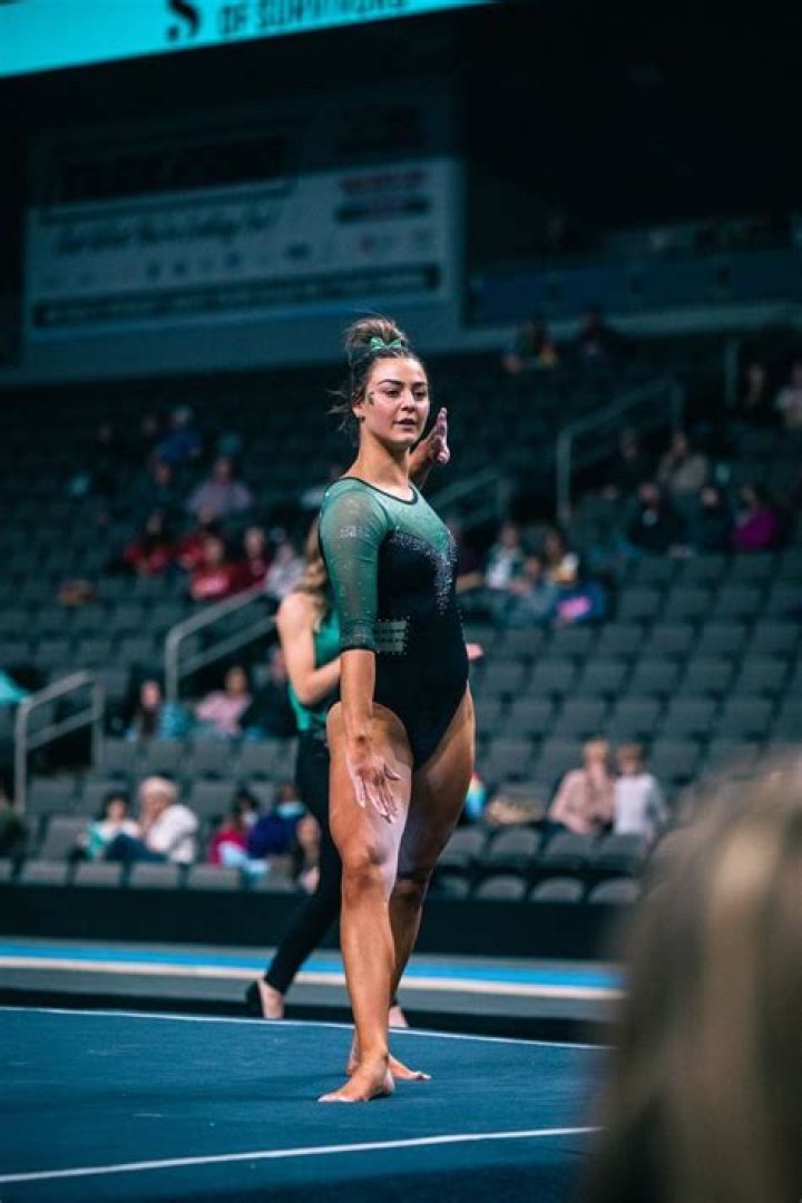 J. Elizabeth Mitchell Biography, Age, Height, Husband, Net Worth, Family