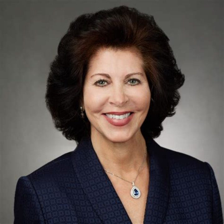 Jacqueline Hinman Biography, Age, Height, Husband, Net Worth, Family