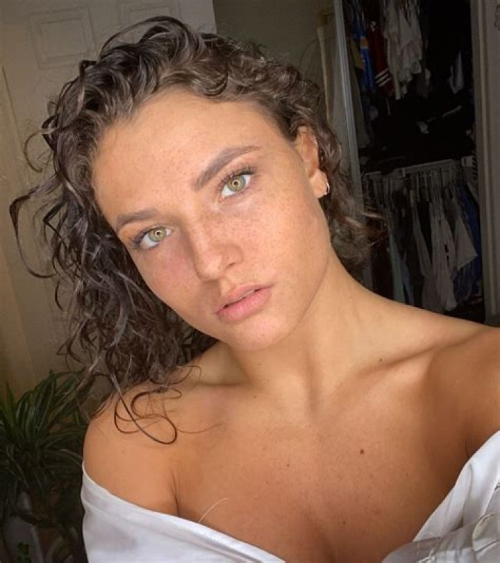 Jade Chynoweth Biography, Age, Height, Husband, Net Worth, Family