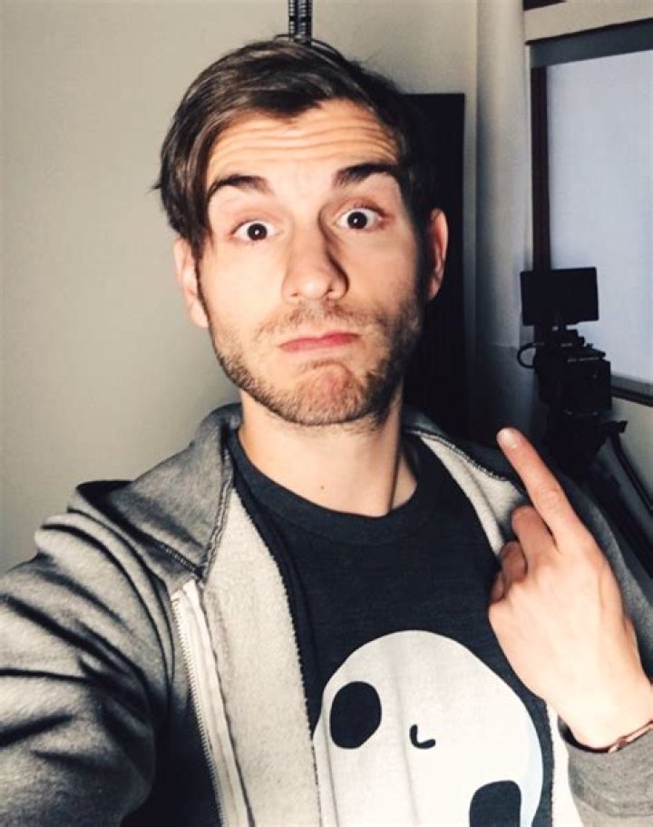 Jake Roper Biography, Age, Height, Wife, Net Worth, Family