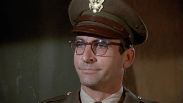 James Sikking Biography, Age, Height, Wife, Net Worth, Family