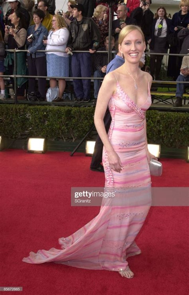 Janel Moloney Biography, Age, Height, Husband, Net Worth, Family