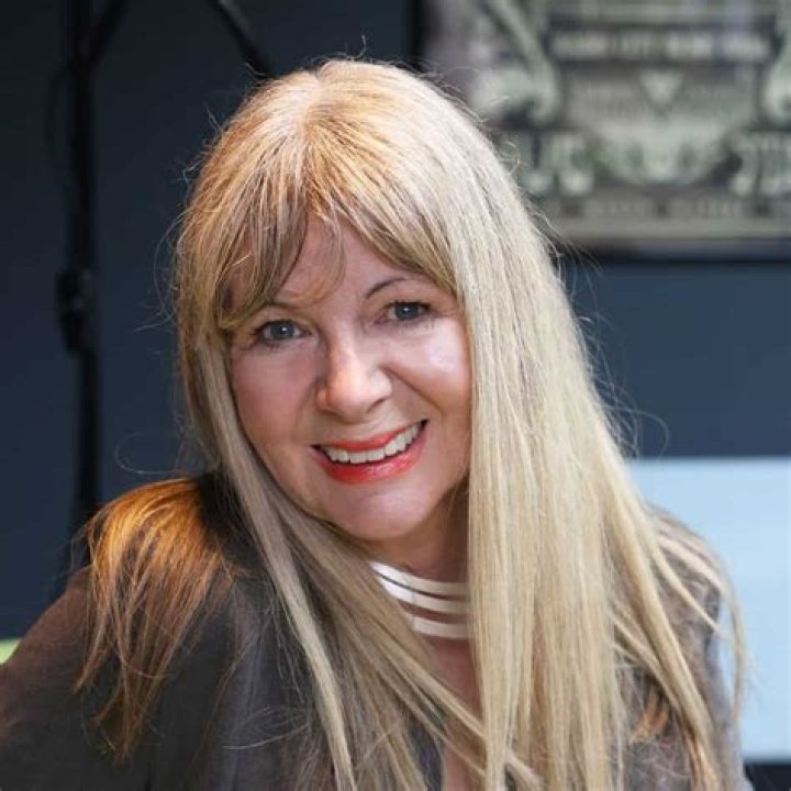 Janey Lee Grace Biography, Age, Height, Husband, Net Worth, Family