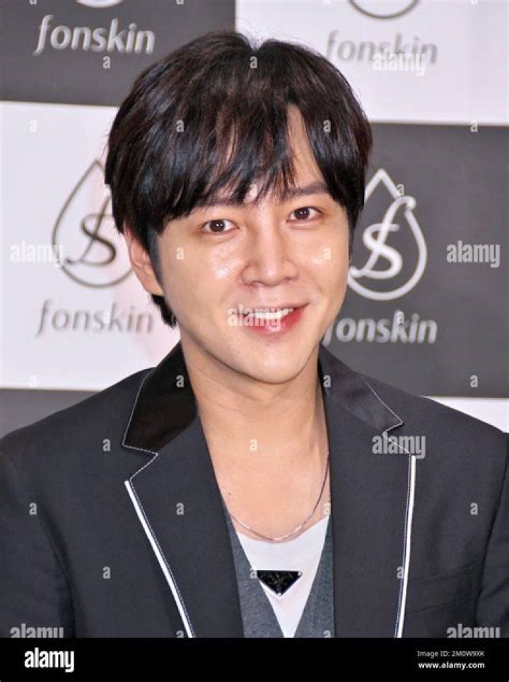 Jang Keun-suk Biography, Age, Height, Wife, Net Worth, Family