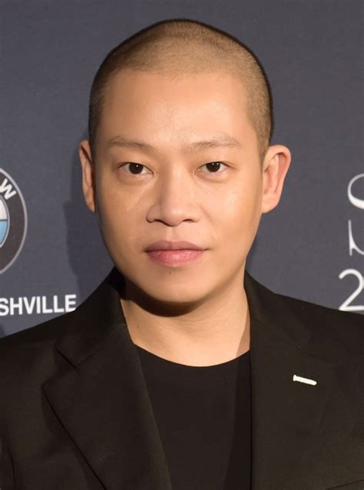 Jason Wu biografía, edad, altura, esposo, net worth, familia