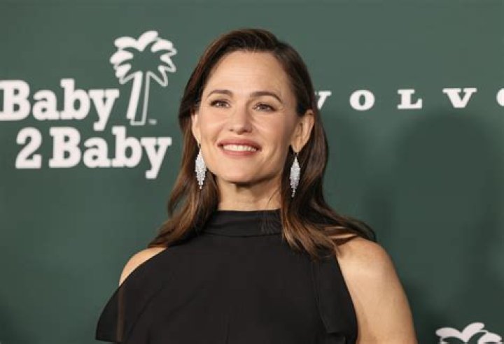 Jennifer Garner Biography, Age, Height, Husband, Net Worth, Family