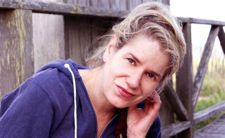 Jennifer Houlton Biography, Age, Height, Husband, Net Worth, Family