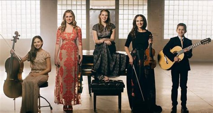 Jenny Oaks Baker biografía, edad, altura, esposa, net worth, familia