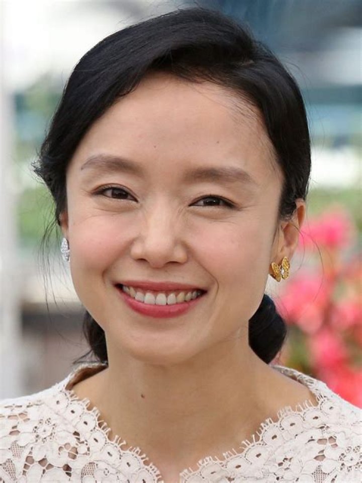 Jeon Do-yeon Biography, Age, Height, Husband, Net Worth, Family
