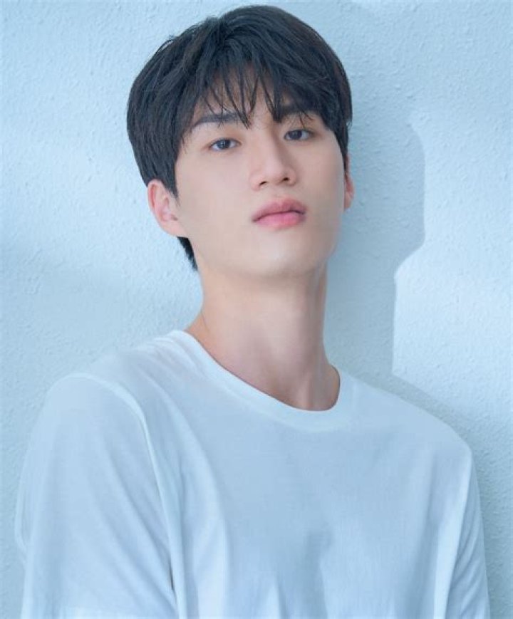 Jeon Jun-ho Biography, Age, Height, Wife, Net Worth, Family