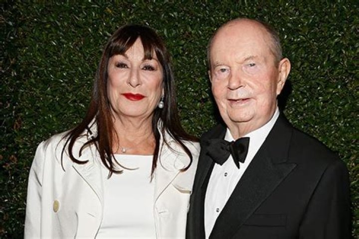 Jerry Perenchio Biography, Age, Height, Wife, Net Worth, Family