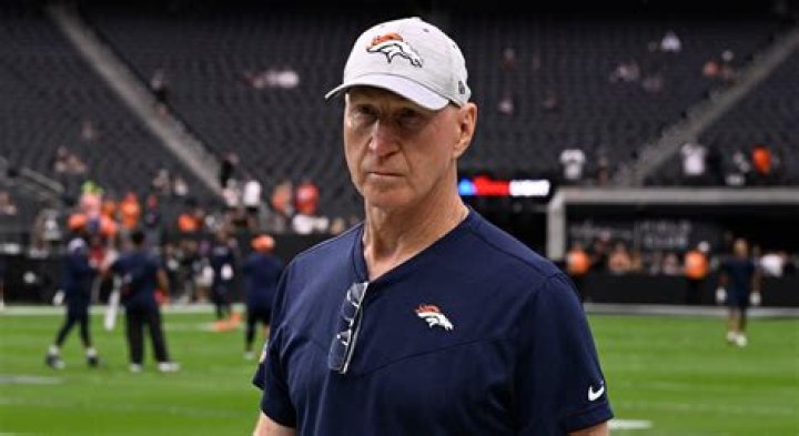 Jerry Rosburg biografía, edad, altura, esposo, net worth, familia