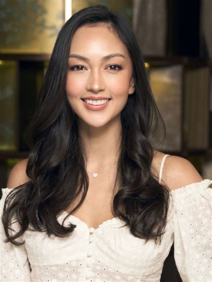 Jessica Cambensy Biography, Age, Height, Husband, Net Worth, Family