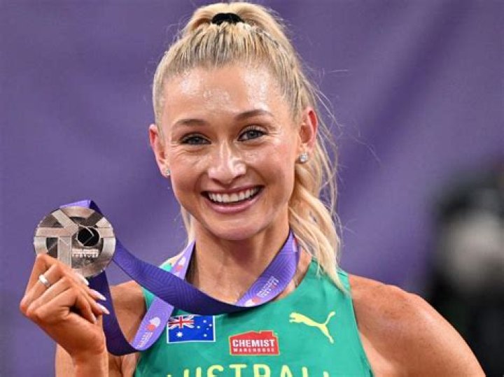 Jessica Hull Biography, Age, Height, Husband, Net Worth, Family