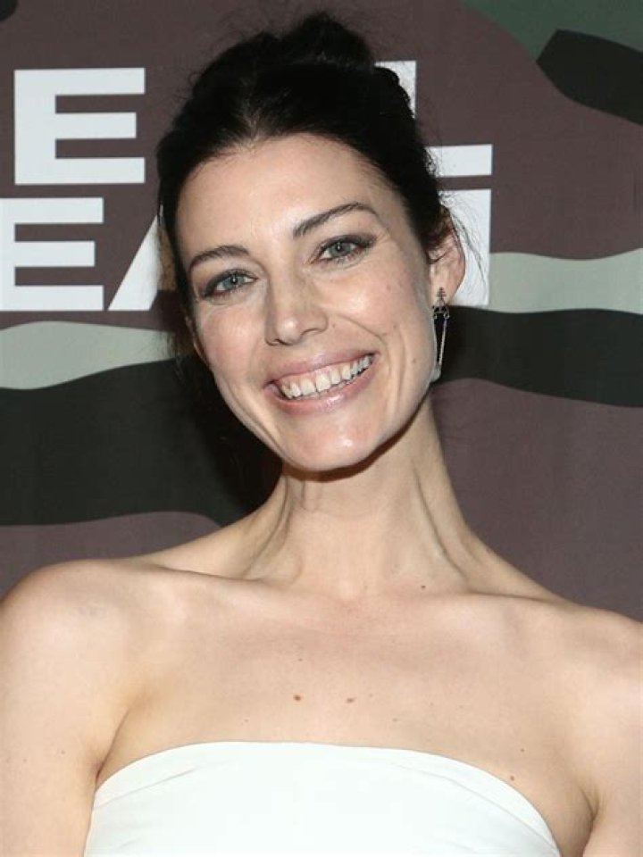 Jessica Paré Biography, Age, Height, Husband, Net Worth, Family