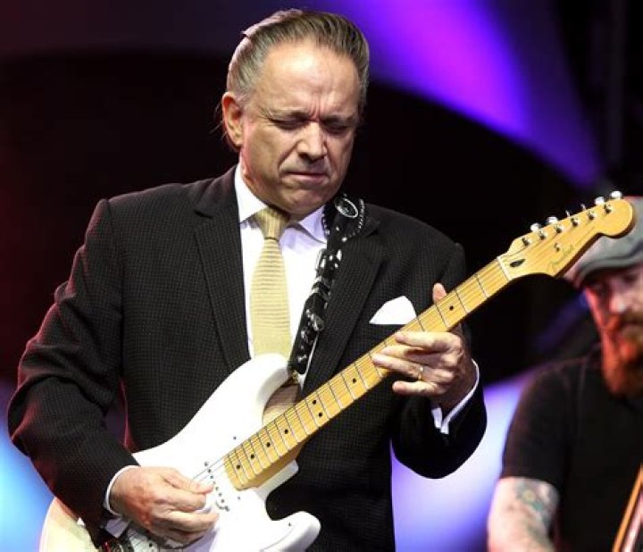 Jimmie Vaughan Biography, Age, Height, Wife, Net Worth, Family
