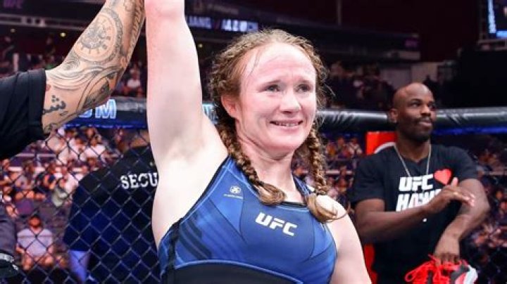 JJ Aldrich Biography, Age, Height, Husband, Net Worth, Family